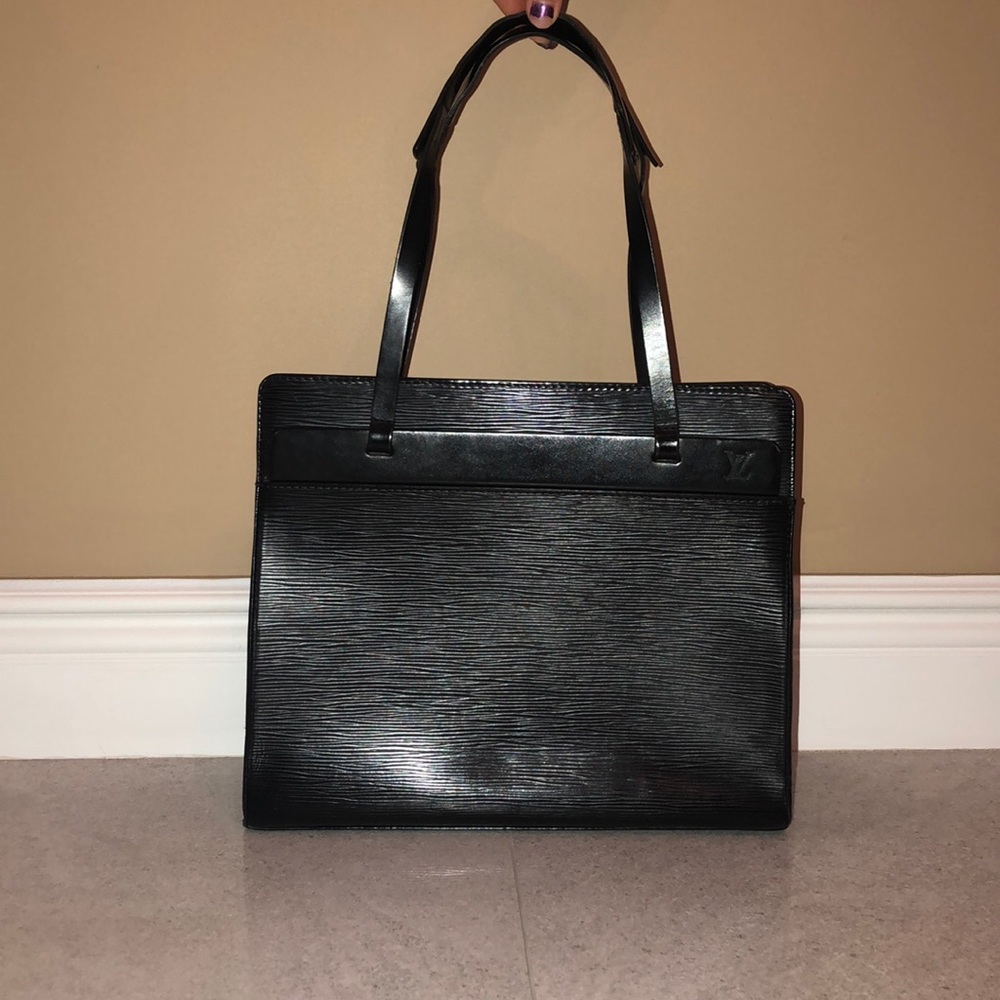 AUTHENTIC Louis Vuitton black leather shoulder bag